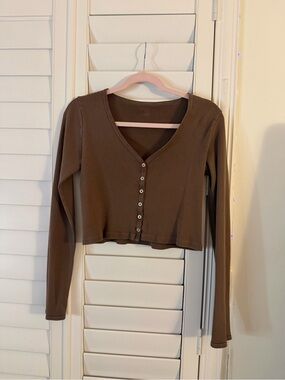 Brandy Melville Women’s Brown Button-Front Ribbed Long-Sleeve Top